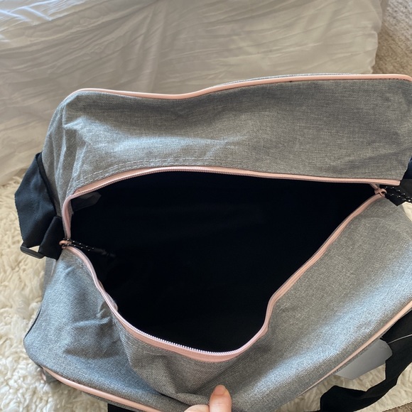 Puma Gym or travel bag. - Picture 5 of 5